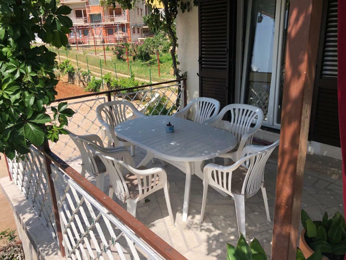 Villa Lorenta Apartments Primošten Екстериор снимка